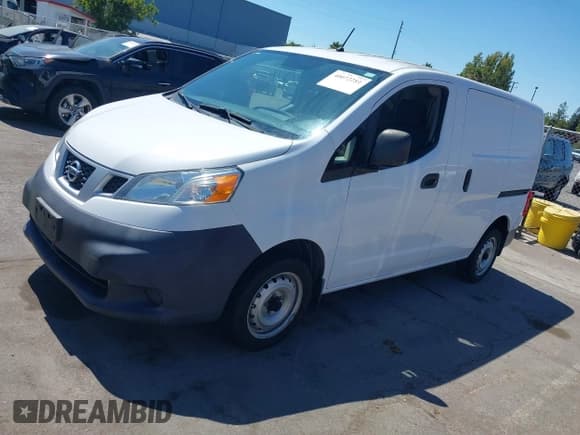 ✅ 2015 Nissan NV200 SV • VIN: 3N6CM0KN4FK730597 • Lot: 40072281. Listed on IAAI with 8,246 mi. Free auction sales archive from the USA and detailed vehicle history report at DreamBid. Image 2.
