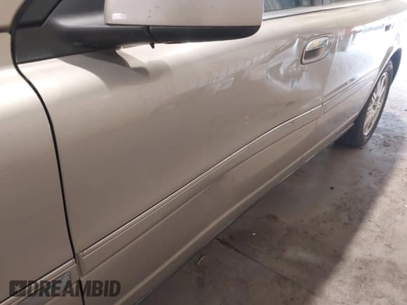 ✅ 2005 Volvo S80 • VIN: YV1TS592851409531 • Lot: 42994109. Wystawiony na IAAI z przebiegiem 154 546 mil. Bezpłatny archiwum sprzedaży aukcyjnych z USA i szczegółowy raport historii pojazdu na DreamBid. Zdjęcie 18.