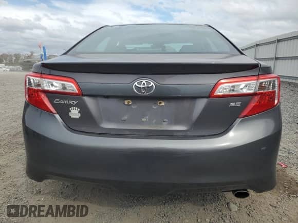 2014 Toyota Camry L with VIN 4T1BF1FK9EU425234, listed as a Copart auction lot 89884715 with 172,320 mi miles and Salvage title. Bid and sale history available at DreamBid. Image 6.