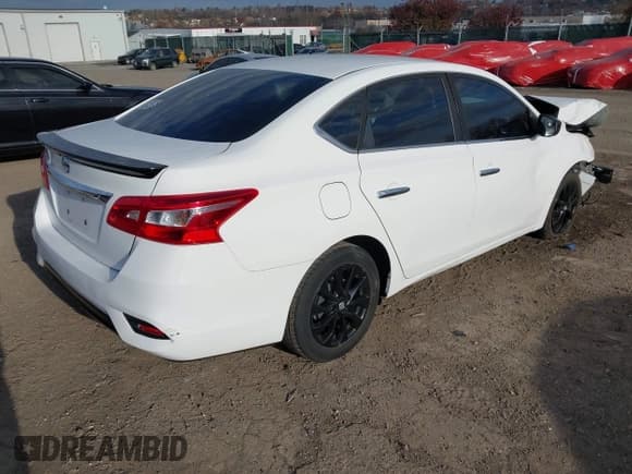 ✅ 2018 Nissan Sentra SR • VIN: 3N1AB7AP2JY269050 • Lot: 43690591. Listed on IAAI with 105,026 mi. Free auction sales archive from the USA and detailed vehicle history report at DreamBid. Image 4.