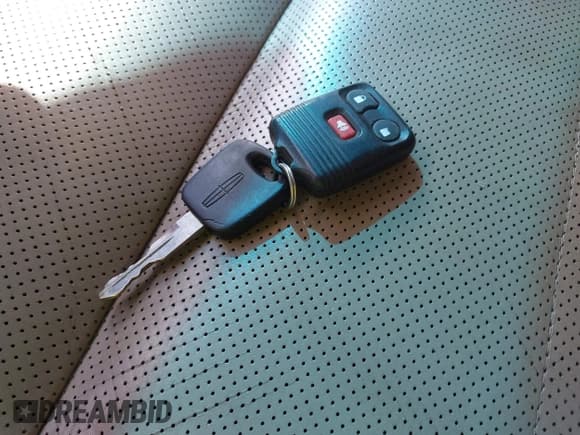 ✅ 2001 Lincoln Navigator • VIN: 5LMEU27R91LJ12007 • Lot: 42051253. Wystawiony na IAAI z przebiegiem 149 533 mil. Bezpłatny archiwum sprzedaży aukcyjnych z USA i szczegółowy raport historii pojazdu na DreamBid. Zdjęcie 11.