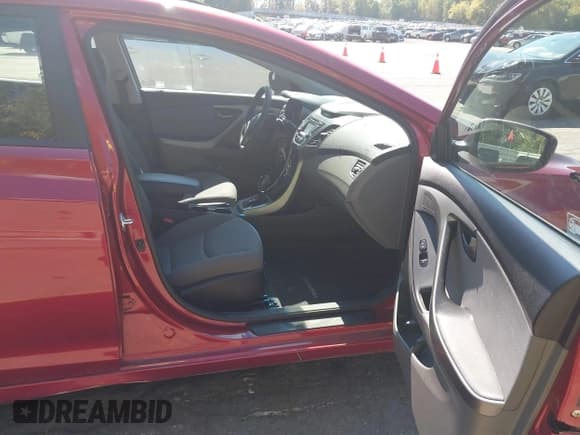 ✅ 2014 Hyundai Elantra SE • VIN: 5NPDH4AE5EH543883 • Lot: 43222326. Listed on IAAI with 56,826 mi. Free auction sales archive from the USA and detailed vehicle history report at DreamBid. Image 5.