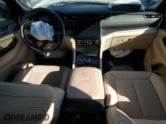 ✅ 2025 Jeep Grand Cherokee Limited • VIN: 1C4RJKBG7S8673205 • Lot: 91239995. Wystawiony na Copart z przebiegiem 15 507 mil. Bezpłatny archiwum sprzedaży aukcyjnych z USA i szczegółowy raport historii pojazdu na DreamBid. Zdjęcie 8.