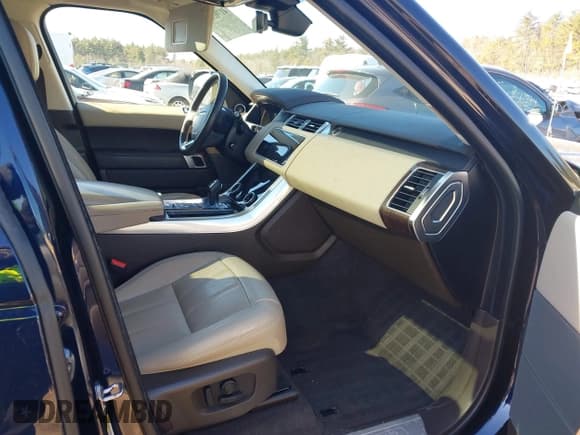 ✅ 2020 Land Rover Range Rover Sport HSE • VIN: SALWR2SU9LA887018 • Lot: 41705590. Listed on IAAI with 82,097 mi. Free auction sales archive from the USA and detailed vehicle history report at DreamBid. Image 5.