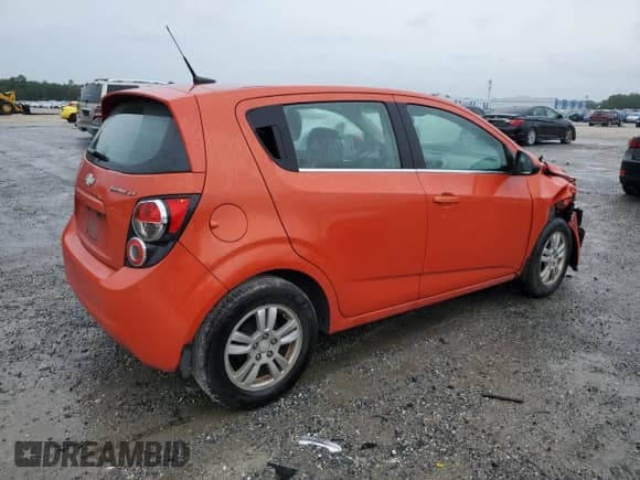 ✅ 2013 Chevrolet Sonic LT • VIN: 1G1JC6SHXD4142896 • Лот: 75015374. Размещён на Copart с пробегом 150 472 миль миль. Получите бесплатный доступ к архиву аукционных продаж из США и посмотрите подробный отчёт об истории автомобиля на DreamBid. Изображение 3.