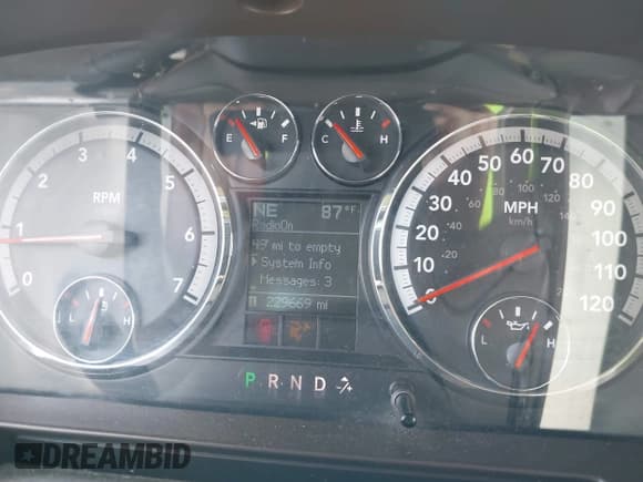 ✅ 2009 Dodge 1500 Laramie • VIN: 1D3HB13T29S778382 • Lot: 42456475. Wystawiony na IAAI z przebiegiem 229 669 mil. Bezpłatny archiwum sprzedaży aukcyjnych z USA i szczegółowy raport historii pojazdu na DreamBid. Zdjęcie 7.