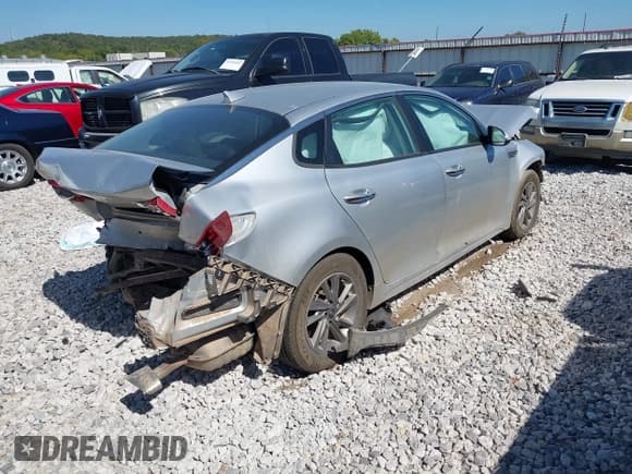 ✅ 2020 Kia Optima LX • VIN: 5XXGT4L33LG400625 • Lot: 43325442. Wystawiony na IAAI z przebiegiem 141 844 mil. Bezpłatny archiwum sprzedaży aukcyjnych z USA i szczegółowy raport historii pojazdu na DreamBid. Zdjęcie 4.