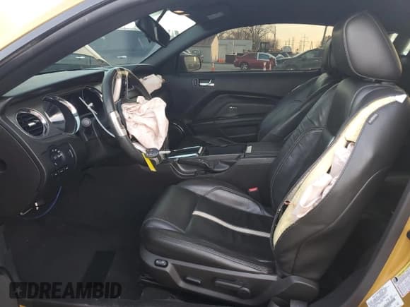 ✅ 2010 Ford Mustang GT • VIN: 1ZVBP8CHXA5136254 • Lot: 92683775. Wystawiony na Copart z przebiegiem 128 742 mil. Bezpłatny archiwum sprzedaży aukcyjnych z USA i szczegółowy raport historii pojazdu na DreamBid. Zdjęcie 7.