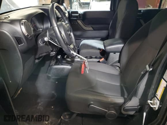 ✅ 2018 Jeep Wrangler Unlimited Freedom • VIN: 1C4BJWDG2JL883180 • Lot: 84235135. Wystawiony na Copart z przebiegiem 102 556 mil. Bezpłatny archiwum sprzedaży aukcyjnych z USA i szczegółowy raport historii pojazdu na DreamBid. Zdjęcie 7.