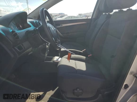 ✅ 2008 Chevrolet Aveo LS • VIN: KL1TD56698B070985 • Lot: 44812405. Wystawiony na Copart z przebiegiem 81 715 mil. Bezpłatny archiwum sprzedaży aukcyjnych z USA i szczegółowy raport historii pojazdu na DreamBid. Zdjęcie 7.