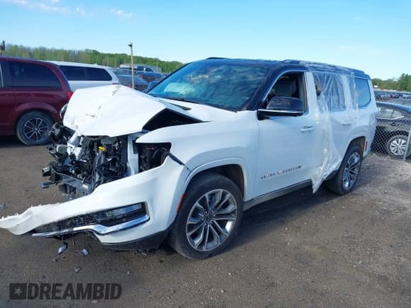 ✅ 2024 Jeep Grand Wagoneer Series III • VIN: 1C4SJVGP3RS137750 • Lot: 39366540. Listed on IAAI with 795 mi. Free auction sales archive from the USA and detailed vehicle history report at DreamBid. Image 16.