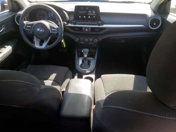 ✅ 2021 Kia Forte LXS • VIN: 3KPF24AD7ME354107 • Lot: 73435064. Listed on Copart with 26,827 mi. Free auction sales archive from the USA and detailed vehicle history report at DreamBid. Image 8.