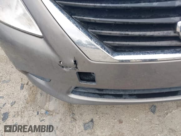 ✅ 2013 Nissan Versa SV • VIN: 3N1CN7AP2DL841722 • Lot: 41760255. Wystawiony na IAAI z przebiegiem 115 834 mil. Bezpłatny archiwum sprzedaży aukcyjnych z USA i szczegółowy raport historii pojazdu na DreamBid. Zdjęcie 6.