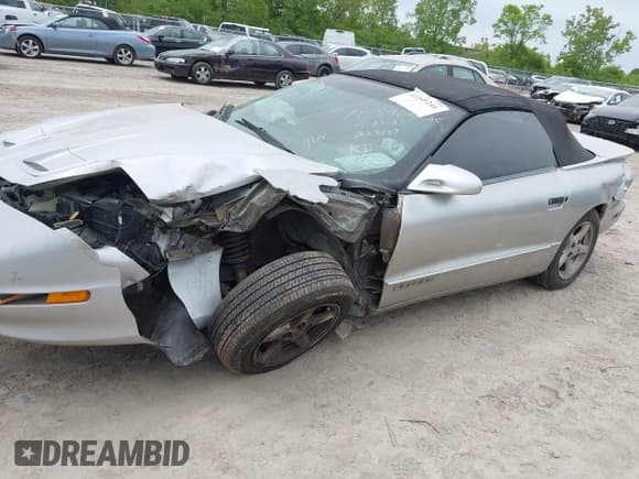 ✅ 1996 Pontiac Firebird Firebird • VIN: 2G2FS32K3T2223189 • Lot: 42349241. Listed on IAAI with 94,616 mi. Free auction sales archive from the USA and detailed vehicle history report at DreamBid. Image 6.