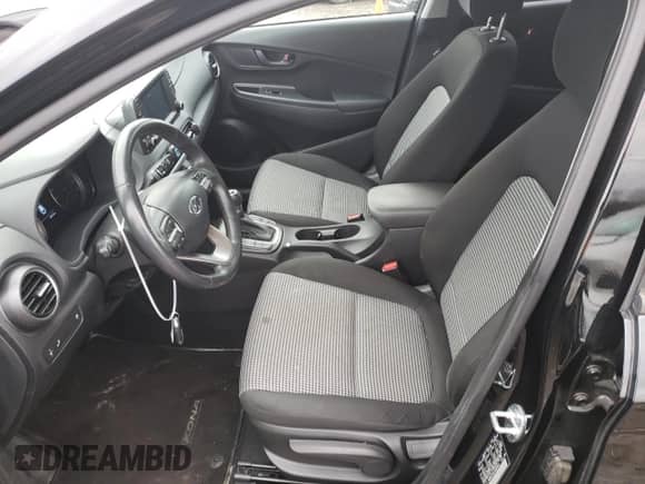 2018 Hyundai Kona SEL с VIN KM8K2CAA4JU082669, выставлен на аукционе Copart как лот 37645343 с пробегом 55 412 миль миль и . История ставок и продаж доступна на DreamBid. Изображение 7.