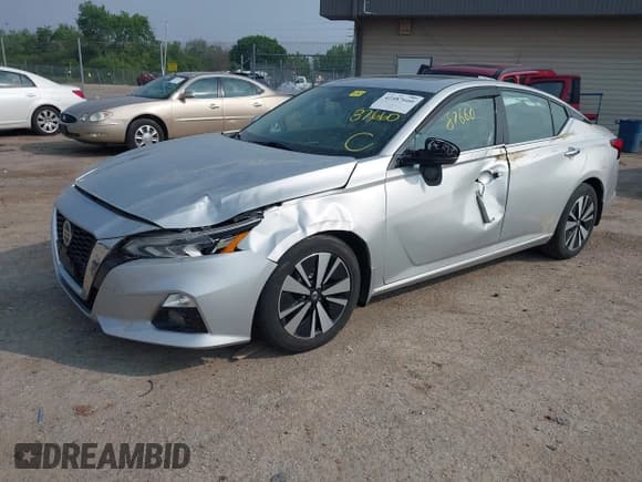 ✅ 2020 Nissan Altima SV • VIN: 1N4BL4DV5LC115294 • Lot: 42487660. Wystawiony na IAAI z przebiegiem 122 369 mil. Bezpłatny archiwum sprzedaży aukcyjnych z USA i szczegółowy raport historii pojazdu na DreamBid. Zdjęcie 2.