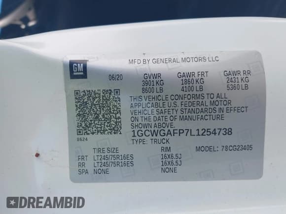 ✅ 2020 Chevrolet Express Cargo • VIN: 1GCWGAFP7L1254738 • Lot: 42937574. Wystawiony na IAAI z przebiegiem 48 077 mil. Bezpłatny archiwum sprzedaży aukcyjnych z USA i szczegółowy raport historii pojazdu na DreamBid. Zdjęcie 9.