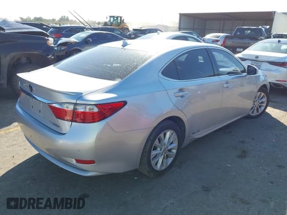 ✅ 2014 Lexus ES 300h • VIN: JTHBW1GG0E2039617 • Lot: 43604173. Wystawiony na IAAI z przebiegiem 173 759 mil. Bezpłatny archiwum sprzedaży aukcyjnych z USA i szczegółowy raport historii pojazdu na DreamBid. Zdjęcie 4.