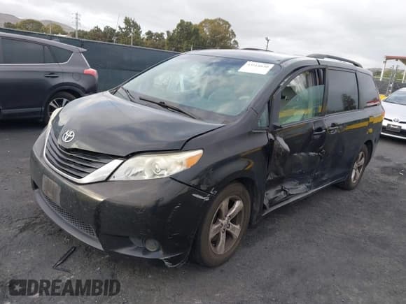 ✅ 2013 Toyota Sienna LE AAS • VIN: 5TDKK3DC0DS318471 • Lot: 43518030. Listed on IAAI with 199,893 mi. Free auction sales archive from the USA and detailed vehicle history report at DreamBid. Image 2.