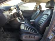 ✅ 2008 Volkswagen Passat VR6 • VIN: WVWDU73C48E073357 • Лот: 77601794. Опубликован ранее на Copart с пробегом 161 856 миль. Бесплатный доступ к архиву аукционных продаж из США и подробный отчёт об истории автомобиля на DreamBid. Изображение 7.