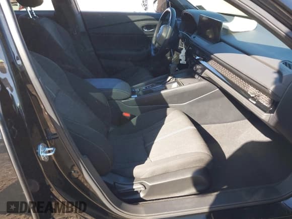 ✅ 2025 Honda Accord Sport • VIN: 1HGCY2F51SA037111 • Lot: 43347857. Wystawiony na IAAI z przebiegiem 4 616 mil. Bezpłatny archiwum sprzedaży aukcyjnych z USA i szczegółowy raport historii pojazdu na DreamBid. Zdjęcie 5.