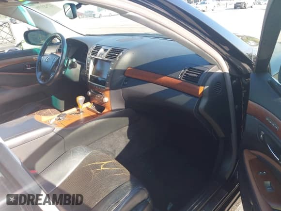 ✅ 2010 Lexus LS 460 • VIN: JTHBL5EFXA5098144 • Лот: 42523796. Опубликован ранее на IAAI с пробегом 328 029 миль. Бесплатный доступ к архиву аукционных продаж из США и подробный отчёт об истории автомобиля на DreamBid. Изображение 5.