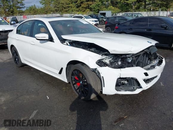 ✅ 2022 BMW 5 Series 540i xDrive • VIN: WBA73BJ05NCJ60877 • Lot: 43453314. Wystawiony na IAAI z przebiegiem 15 892 mil. Bezpłatny archiwum sprzedaży aukcyjnych z USA i szczegółowy raport historii pojazdu na DreamBid. Zdjęcie 1.