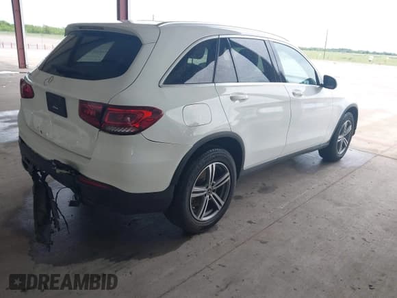 ✅ 2020 Mercedes-Benz GLC 300 • VIN: WDC0G8DB3LF695690 • Lot: 42491247. Wystawiony na IAAI z przebiegiem 99 548 mil. Bezpłatny archiwum sprzedaży aukcyjnych z USA i szczegółowy raport historii pojazdu na DreamBid. Zdjęcie 4.