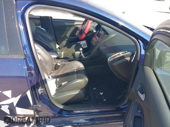 ✅ 2016 Ford Focus ST • VIN: 1FADP3L90GL398754 • Lot: 43271283. Listed on IAAI with 111,448 mi. Free auction sales archive from the USA and detailed vehicle history report at DreamBid. Image 5.