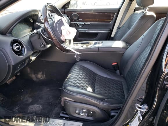 ✅ 2019 Jaguar XJ Supercharged • VIN: SAJWA2GE6KMW22491 • Лот: 72712572. Опубликован ранее на Copart с пробегом 44 574 миль. Бесплатный доступ к архиву аукционных продаж из США и подробный отчёт об истории автомобиля на DreamBid. Изображение 7.