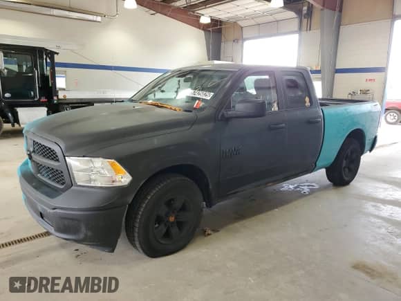 2024 Ram 1500 SLT z VIN 1C6RR6GG3RS123545, wystawiony jako Copart lot #57425025 z przebiegiem 30 186 mil mil oraz Nie do naprawy • Non repairable. Historia ofert i sprzedaży dostępna na DreamBid. Obrazek 1.
