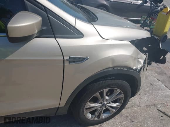 ✅ 2017 Ford Escape SE • VIN: 1FMCU0GD8HUC60074 • Lot: 41918443. Wystawiony na IAAI z przebiegiem 85 787 mil. Bezpłatny archiwum sprzedaży aukcyjnych z USA i szczegółowy raport historii pojazdu na DreamBid. Zdjęcie 22.