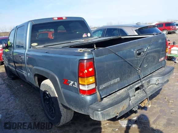 2006 GMC Sierra 1500 SLE1 с VIN 2GTEK13T661145228, выставлен на аукционе IAAI как лот 41668805 с пробегом 183 860 миль миль и . История ставок и продаж доступна на DreamBid. Изображение 3.