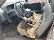 ✅ 1991 Mazda B-Series • VIN: JM2UF1230M0120864 • Лот: 66346775. Опубликован ранее на Copart с пробегом 129 285 миль. Бесплатный доступ к архиву аукционных продаж из США и подробный отчёт об истории автомобиля на DreamBid. Изображение 7.