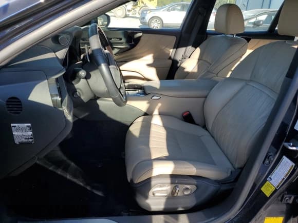 ✅ 2021 Lexus LS 500 • VIN: JTHD51FFXM5014872 • Lot: 74589874. Wystawiony na Copart z przebiegiem 20 701 mil. Bezpłatny archiwum sprzedaży aukcyjnych z USA i szczegółowy raport historii pojazdu na DreamBid. Zdjęcie 7.