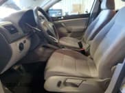 ✅ 2009 Volkswagen Rabbit S • VIN: WVWDA71K39W068097 • Лот: 88884305. Опубликован ранее на Copart с пробегом 134 312 миль. Бесплатный доступ к архиву аукционных продаж из США и подробный отчёт об истории автомобиля на DreamBid. Изображение 7.