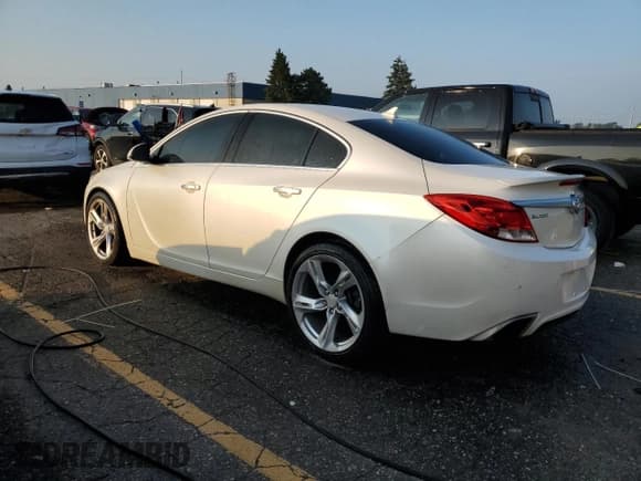 ✅ 2013 Buick Regal GS • VIN: 2G4GV5GV9D9231291 • Lot: 68926165. Listed on Copart with 171,236 mi. Free auction sales archive from the USA and detailed vehicle history report at DreamBid. Image 2.
