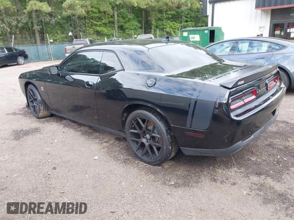 ✅ 2015 Dodge Challenger R/T Scat Pack • VIN: 2C3CDZFJ9FH769692 • Lot: 43193775. Wystawiony na IAAI z przebiegiem 113 934 mil. Bezpłatny archiwum sprzedaży aukcyjnych z USA i szczegółowy raport historii pojazdu na DreamBid. Zdjęcie 3.