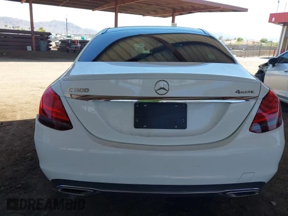 ✅ 2020 Mercedes-Benz C 300 • VIN: W1KWF8EB6LR594861 • Lot: 42874447. Wystawiony na IAAI z przebiegiem 54 402 mil. Bezpłatny archiwum sprzedaży aukcyjnych z USA i szczegółowy raport historii pojazdu na DreamBid. Zdjęcie 16.