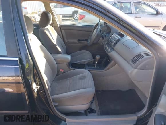 ✅ 2005 Toyota Camry XLE • VIN: 4T1BE32K35U041664 • Lot: 43682713. Listed on IAAI with 178,307 mi. Free auction sales archive from the USA and detailed vehicle history report at DreamBid. Image 5.