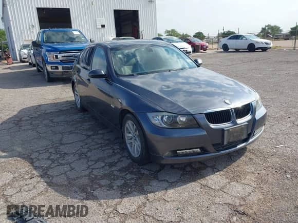 2006 BMW 3 Series 325i z VIN WBAVB13546PT26281, wystawiony jako IAAI lot #42443724 z przebiegiem 55 310 mil mil oraz . Historia ofert i sprzedaży dostępna na DreamBid. Obrazek 1.
