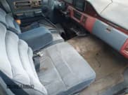 ✅ 1992 Chevrolet Caprice • VIN: 1G1BN53E6NW124351 • Лот: 43855138. Опубликован ранее на IAAI с пробегом 121 442 миль. Бесплатный доступ к архиву аукционных продаж из США и подробный отчёт об истории автомобиля на DreamBid. Изображение 5.