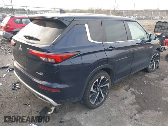 2023 Mitsubishi Outlander SE with VIN JA4T5UA9XPZ013504, listed as a IAAI auction lot 41208867 with 14,285 mi miles and . Bid and sale history available at DreamBid. Image 4.