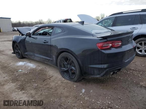 ✅ 2021 Chevrolet Camaro LT1 • VIN: 1G1FE1R72M0126747 • Lot: 81114353. Listed on Copart with Not provided. Free auction sales archive from the USA and detailed vehicle history report at DreamBid. Image 2.