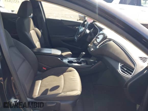 2018 Chevrolet Malibu LT с VIN 1G1ZD5ST3JF152636, выставлен на аукционе IAAI как лот 43212615 с пробегом 135 976 миль миль и . История ставок и продаж доступна на DreamBid. Изображение 5.