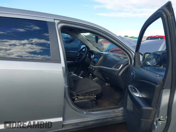 ✅ 2015 Dodge Journey American Value • VIN: 3C4PDCAB5FT720393 • Lot: 43412432. Wystawiony na IAAI z przebiegiem 230 534 mil. Bezpłatny archiwum sprzedaży aukcyjnych z USA i szczegółowy raport historii pojazdu na DreamBid. Zdjęcie 5.