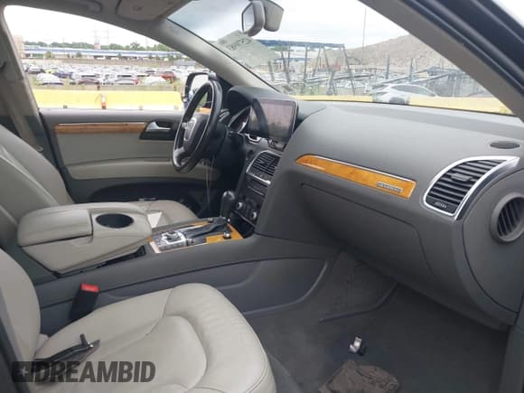 ✅ 2010 Audi Q7 Premium Plus • VIN: WA1LYAFE6AD007439 • Lot: 42570983. Wystawiony na IAAI z przebiegiem 96 542 mil. Bezpłatny archiwum sprzedaży aukcyjnych z USA i szczegółowy raport historii pojazdu na DreamBid. Zdjęcie 5.