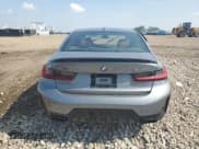 ✅ 2024 BMW 3 Series M340i xDrive • VIN: 3MW49FF07R8E04074 • Lot: 64694255. Wystawiony na Copart z przebiegiem Nie podano. Bezpłatny archiwum sprzedaży aukcyjnych z USA i szczegółowy raport historii pojazdu na DreamBid. Zdjęcie 6.