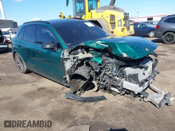 ✅ 2022 Porsche Cayenne E-Hybrid • VIN: WP1AE2AY7NDA26826 • Lot: 41669548. Wystawiony na IAAI z przebiegiem 22 644 mil. Bezpłatny archiwum sprzedaży aukcyjnych z USA i szczegółowy raport historii pojazdu na DreamBid. Zdjęcie 1.