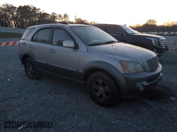 ✅ 2003 Kia Sorento LX • VIN: KNDJD733335062362 • Лот: 83222634. Опубликован ранее на Copart с пробегом 230 731 миль. Бесплатный доступ к архиву аукционных продаж из США и подробный отчёт об истории автомобиля на DreamBid. Изображение 4.